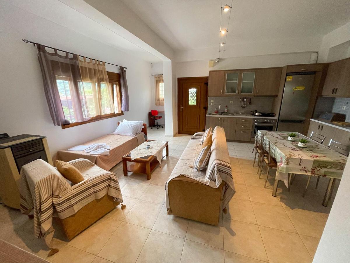 Efi'S Guest House เอยอส ดิมิตริออส ภายนอก รูปภาพ